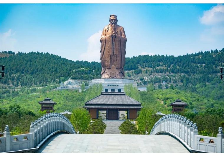 国庆：济南曲阜泰山大裂谷三日游